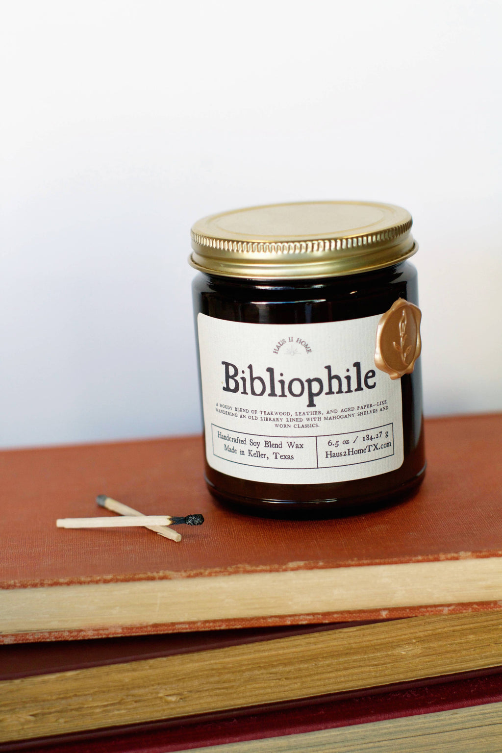 Hand-Poured Candle - Bibliophile