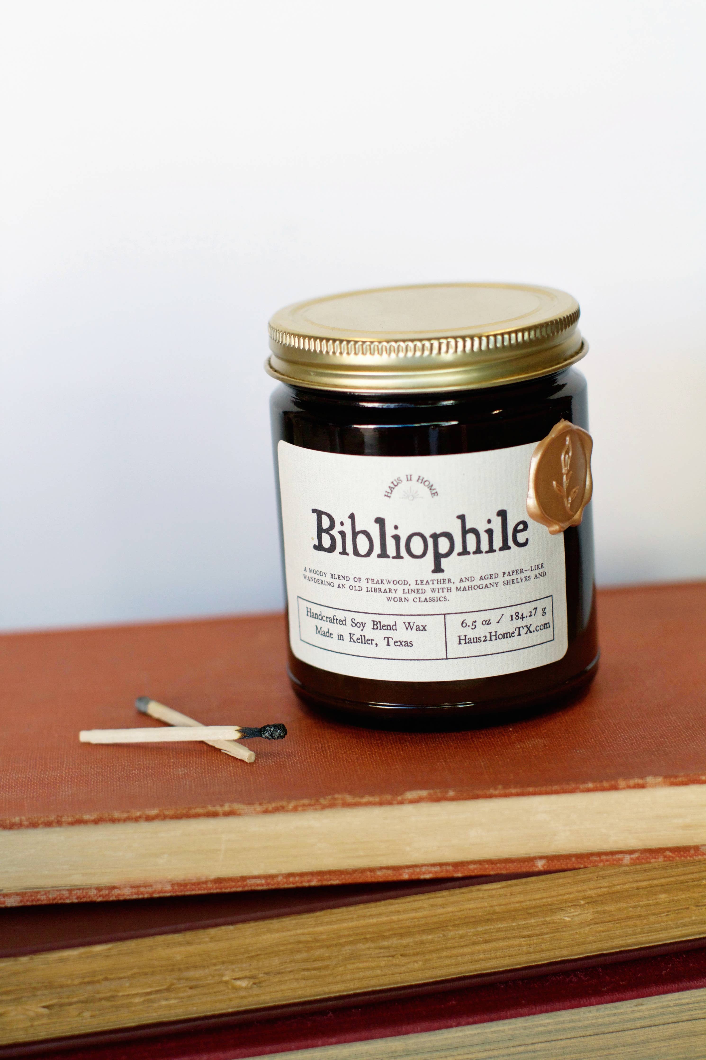 Hand-Poured Candle - Bibliophile